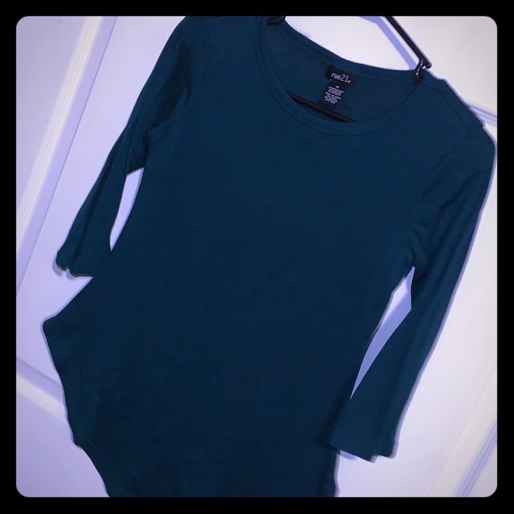 Thin sweater